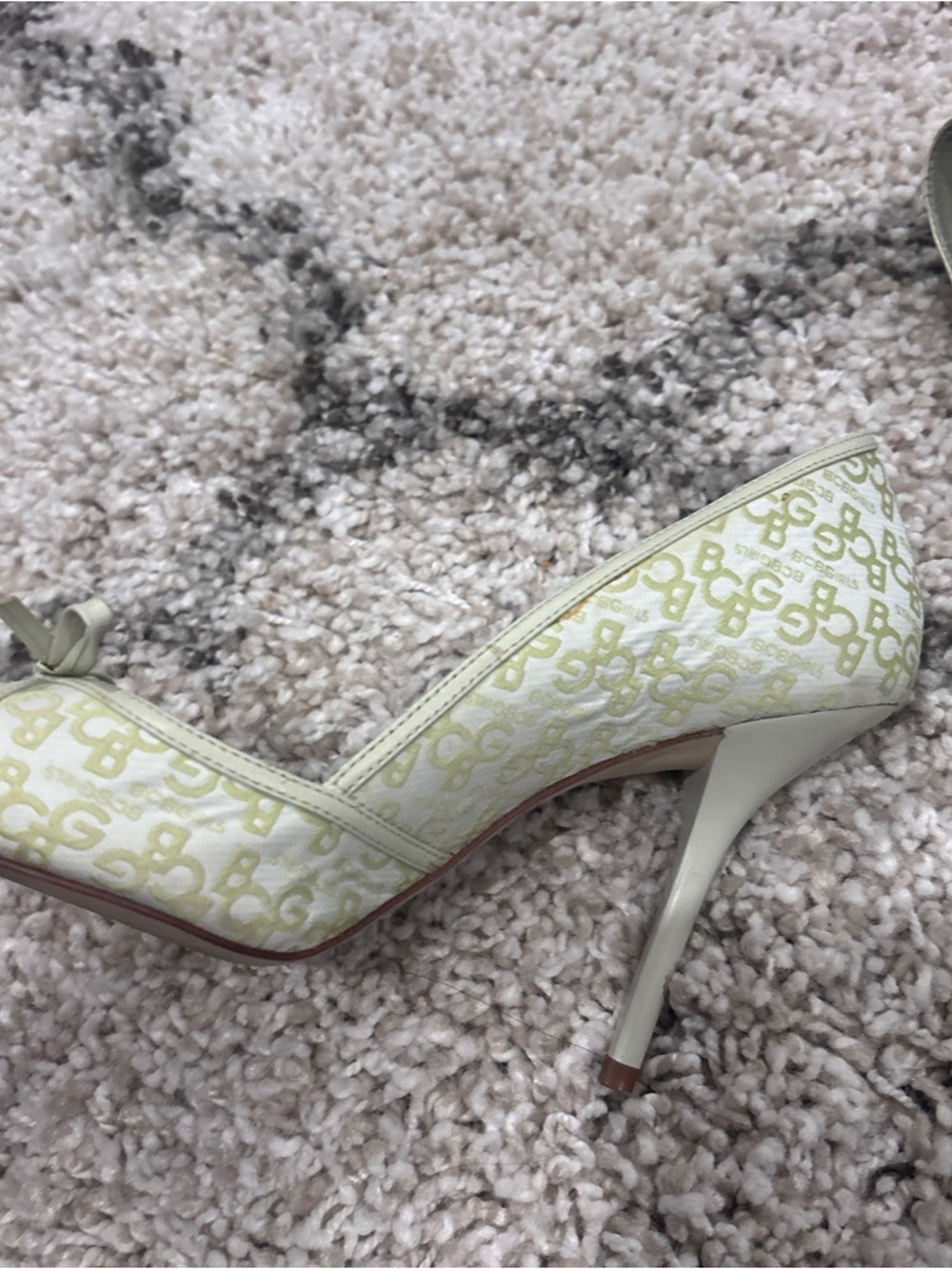 BCBGirls Ivory Pointed-Toe Heels with Light Green Monogram & Bow - Picture 4 of 6
